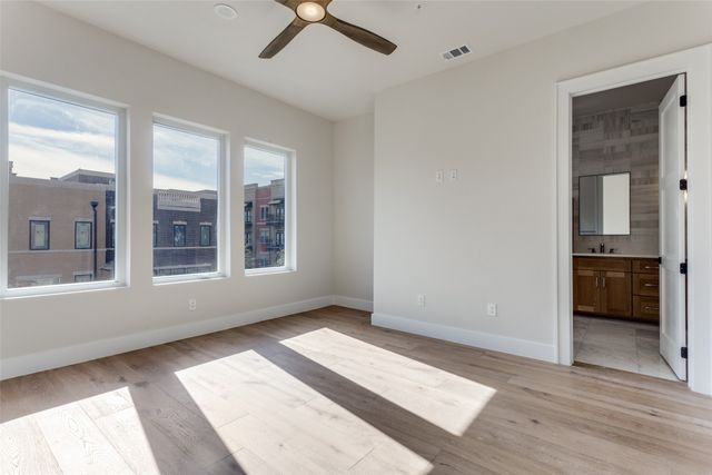 250 E Dallas Road 114, Grapevine, TX 76051