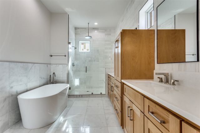 250 E Dallas Road 114, Grapevine, TX 76051