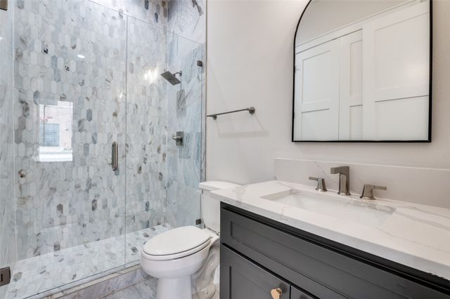 250 E Dallas Road 114, Grapevine, TX 76051