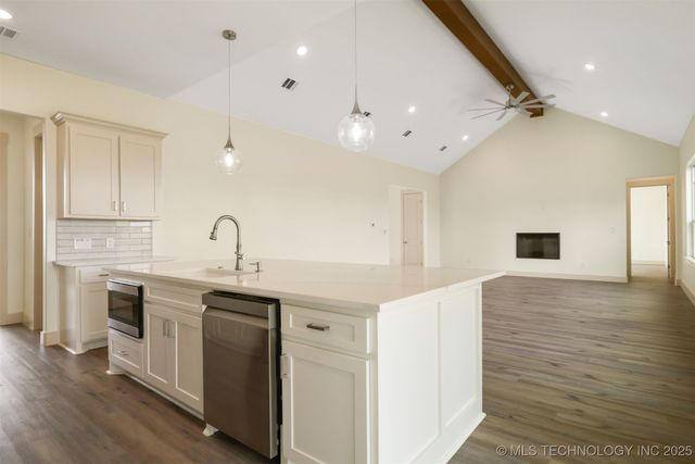 211 Vaughn Lane, Calera, OK 74730