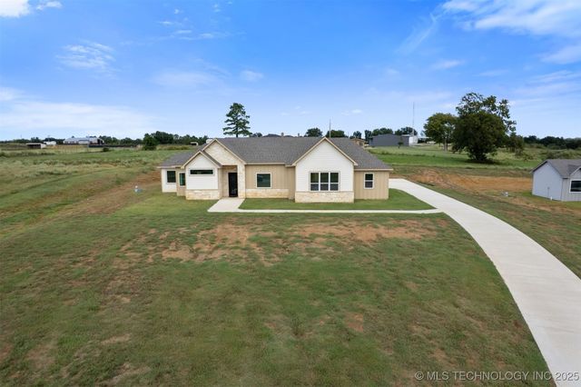 211 Vaughn Lane, Calera, OK 74730