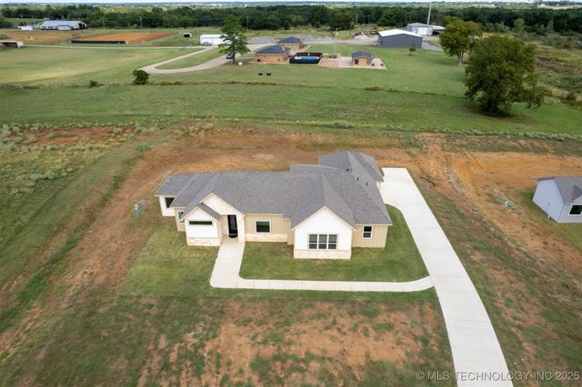 211 Vaughn Lane, Calera, OK 74730