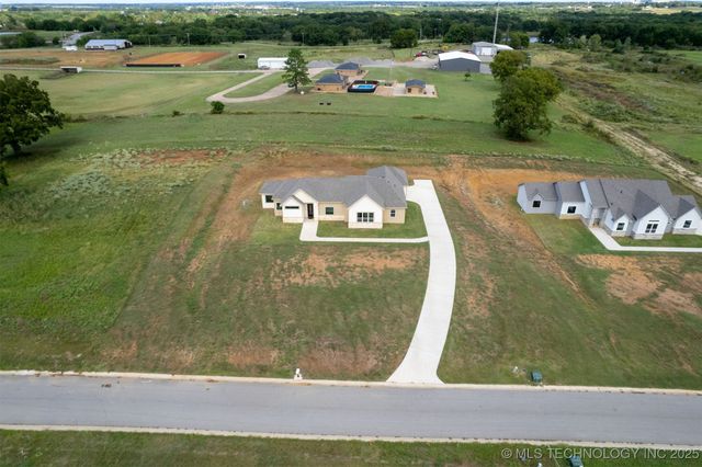 211 Vaughn Lane, Calera, OK 74730