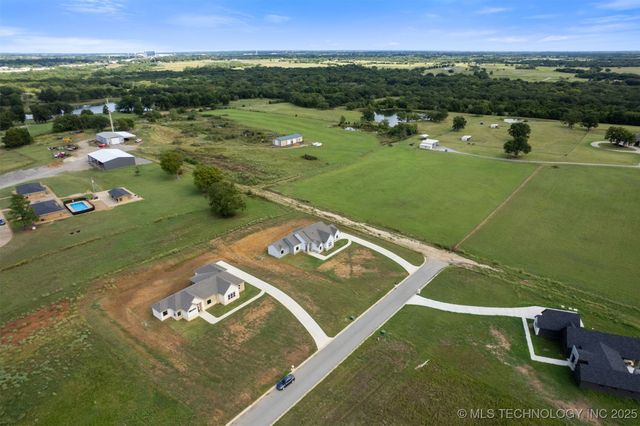 211 Vaughn Lane, Calera, OK 74730