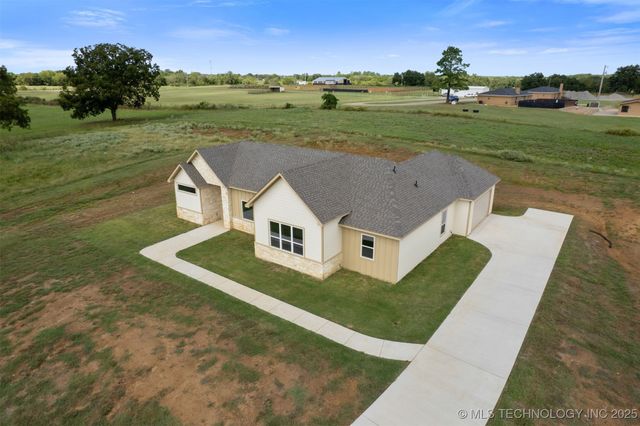 211 Vaughn Lane, Calera, OK 74730