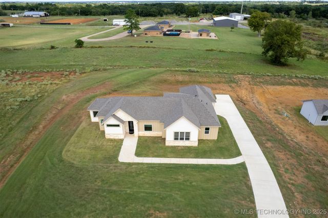 211 Vaughn Lane, Calera, OK 74730