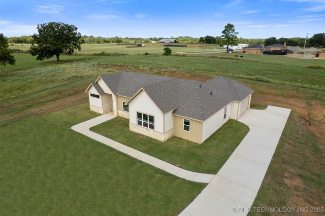 211 Vaughn Lane, Calera, OK 74730