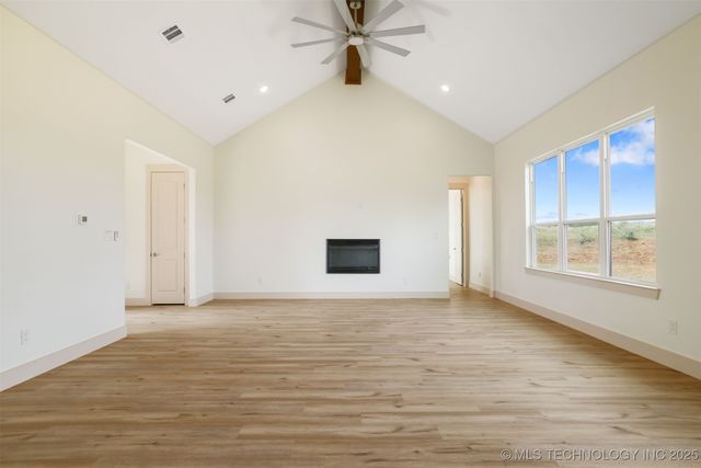 211 Vaughn Lane, Calera, OK 74730