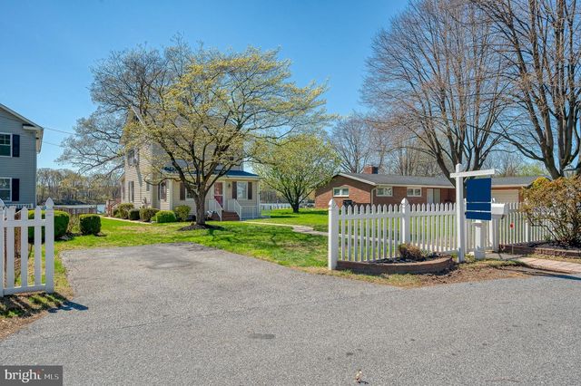 6 W KINGSTON PARK LN, Baltimore, MD 21220