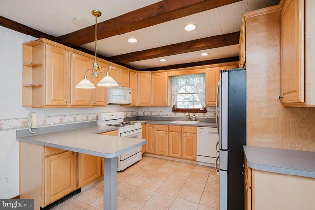 6 W KINGSTON PARK LN, Baltimore, MD 21220