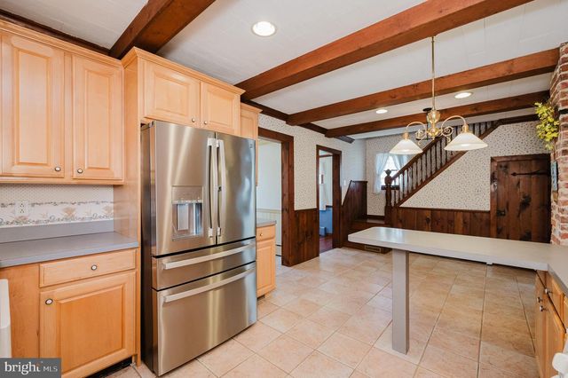 6 W KINGSTON PARK LN, Baltimore, MD 21220