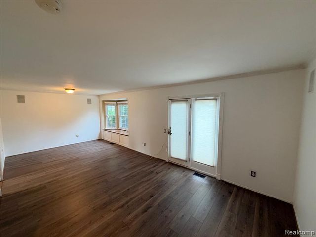 24525 Jamestowne Road, Novi, MI 48375