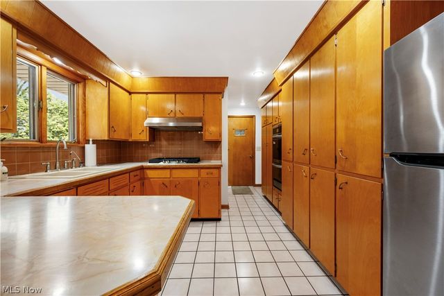 3720 Brookside Drive, Norton, OH 44203