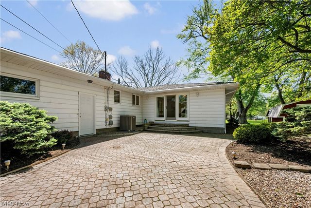 3720 Brookside Drive, Norton, OH 44203