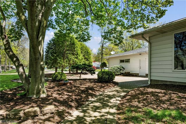 3720 Brookside Drive, Norton, OH 44203