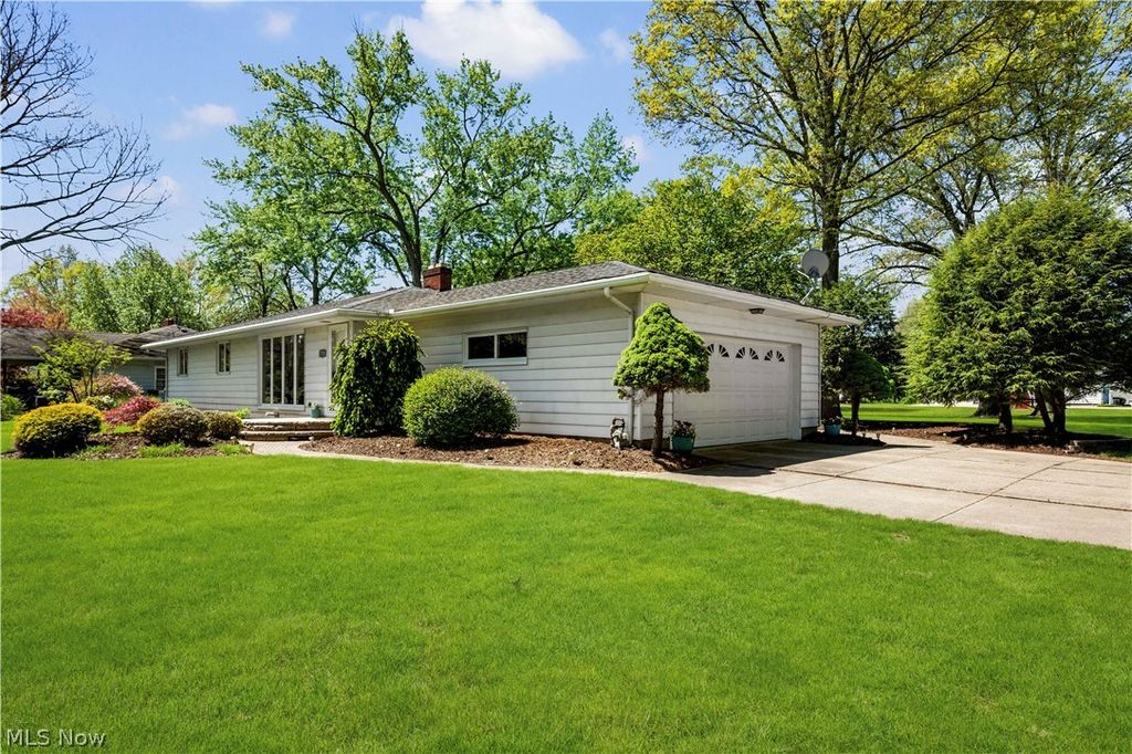 3720 Brookside Drive, Norton, OH 44203