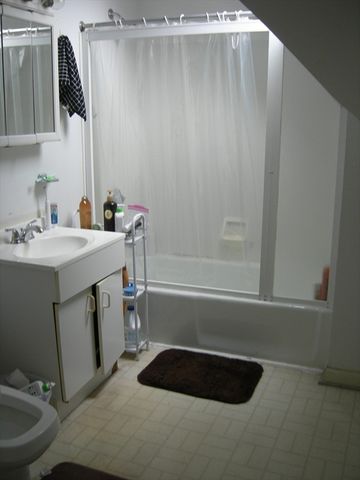 66 Fruit St, Worcester, MA 01609