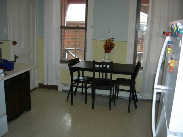 66 Fruit St, Worcester, MA 01609