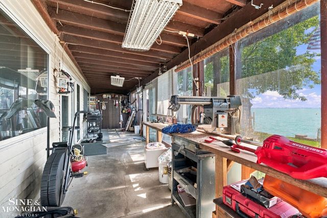 9325 Dixie Hwy Highway, Anchorville, MI 48023