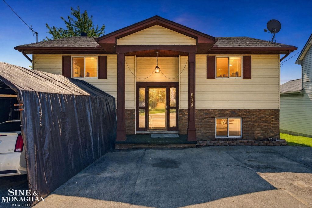 9325 Dixie Hwy Highway, Anchorville, MI 48023
