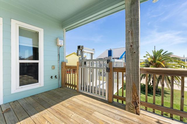 1987 Matt Drive, Crystal Beach, TX 77650