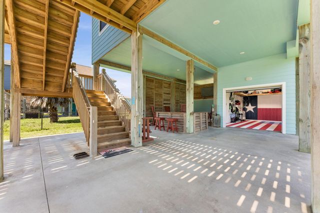 1987 Matt Drive, Crystal Beach, TX 77650