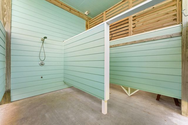 1987 Matt Drive, Crystal Beach, TX 77650