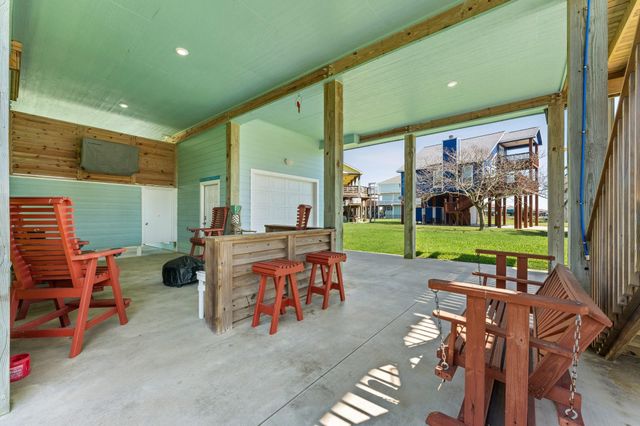 1987 Matt Drive, Crystal Beach, TX 77650