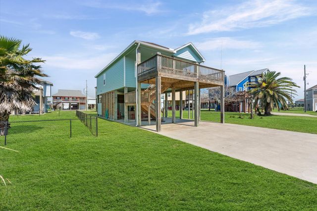 1987 Matt Drive, Crystal Beach, TX 77650