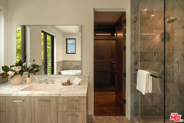 527 Norwich Drive, West Hollywood, CA 90048