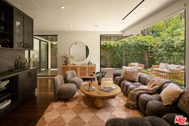 527 Norwich Drive, West Hollywood, CA 90048