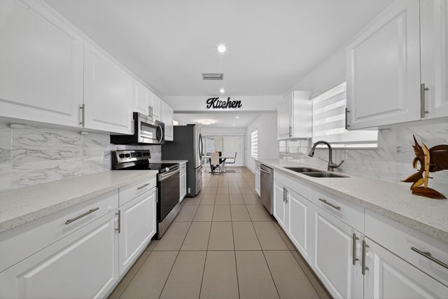 623 S Pine, Lake Worth Beach, FL 33460