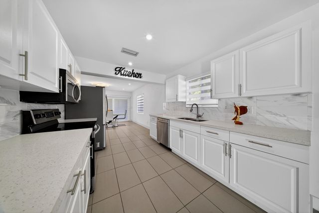 623 S Pine, Lake Worth Beach, FL 33460
