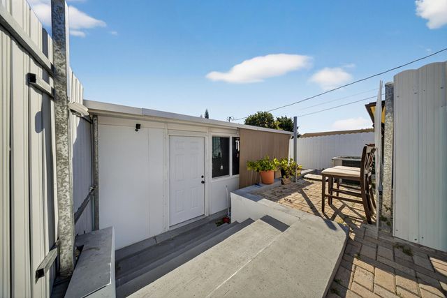 623 S Pine, Lake Worth Beach, FL 33460