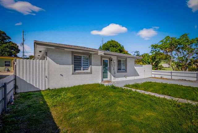 623 S Pine, Lake Worth Beach, FL 33460