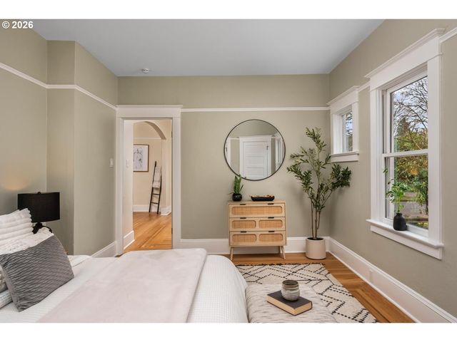 1239 Ne SUMNER St, Portland, OR 97211