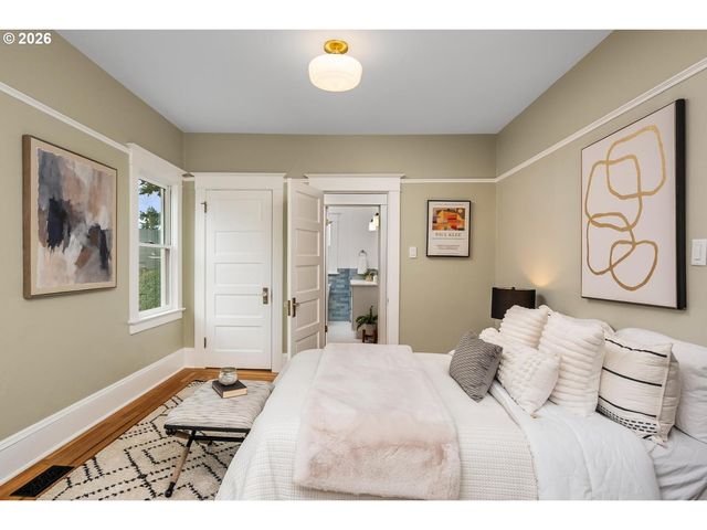 1239 Ne SUMNER St, Portland, OR 97211