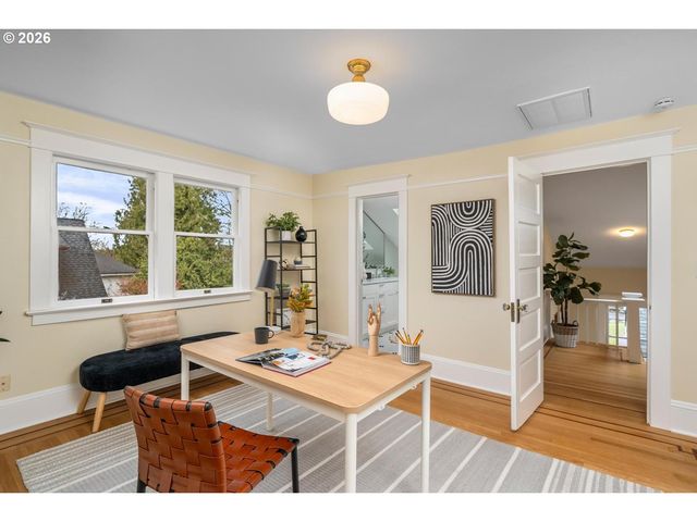 1239 Ne SUMNER St, Portland, OR 97211