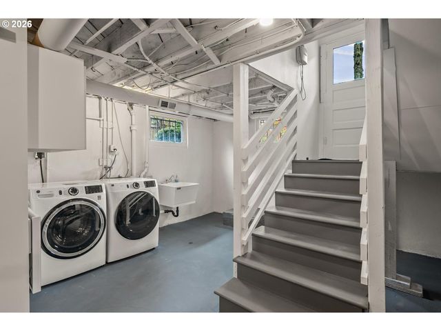 1239 Ne SUMNER St, Portland, OR 97211