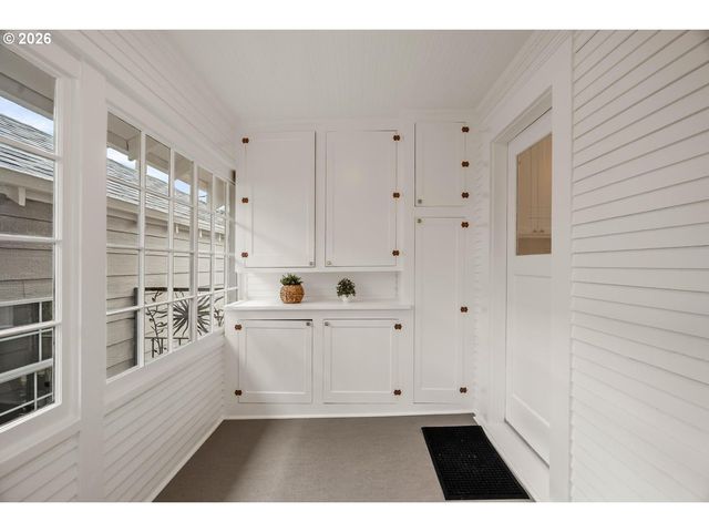 1239 Ne SUMNER St, Portland, OR 97211