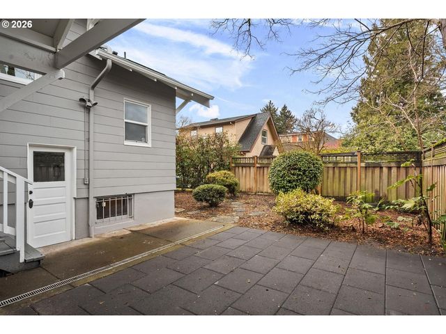 1239 Ne SUMNER St, Portland, OR 97211