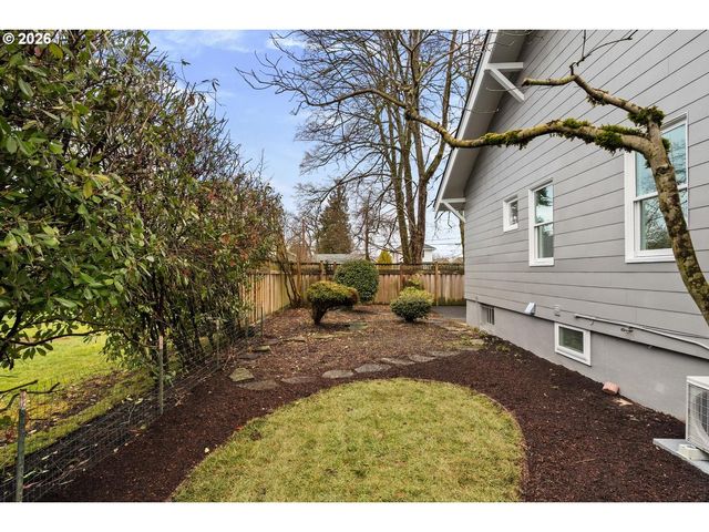 1239 Ne SUMNER St, Portland, OR 97211