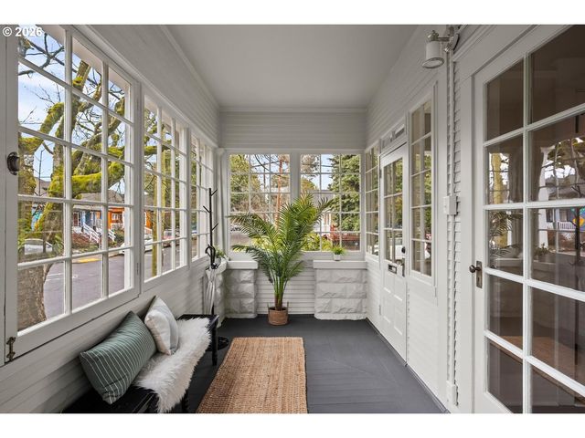 1239 Ne SUMNER St, Portland, OR 97211