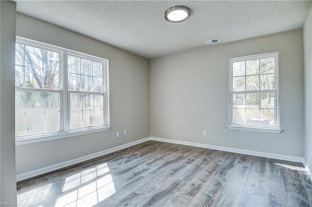 705 Pine Wood CT, Chesapeake, VA 23320