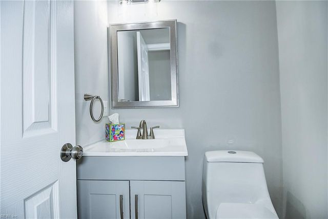 705 Pine Wood CT, Chesapeake, VA 23320