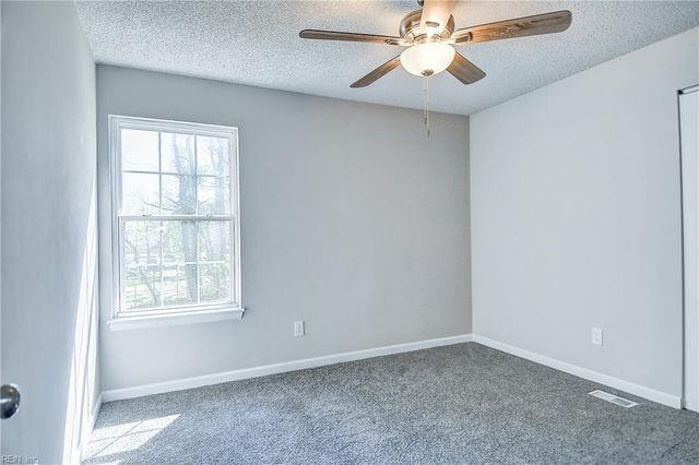 705 Pine Wood CT, Chesapeake, VA 23320