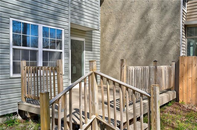 705 Pine Wood CT, Chesapeake, VA 23320