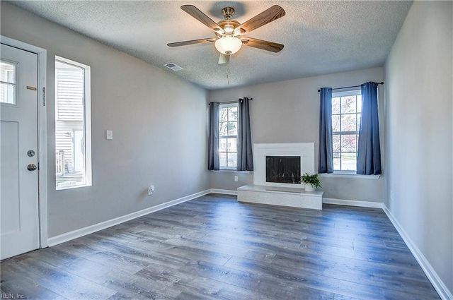 705 Pine Wood CT, Chesapeake, VA 23320