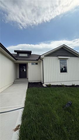 701 SE 21st Street, Oak Grove, MO 64075