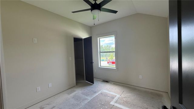 701 SE 21st Street, Oak Grove, MO 64075
